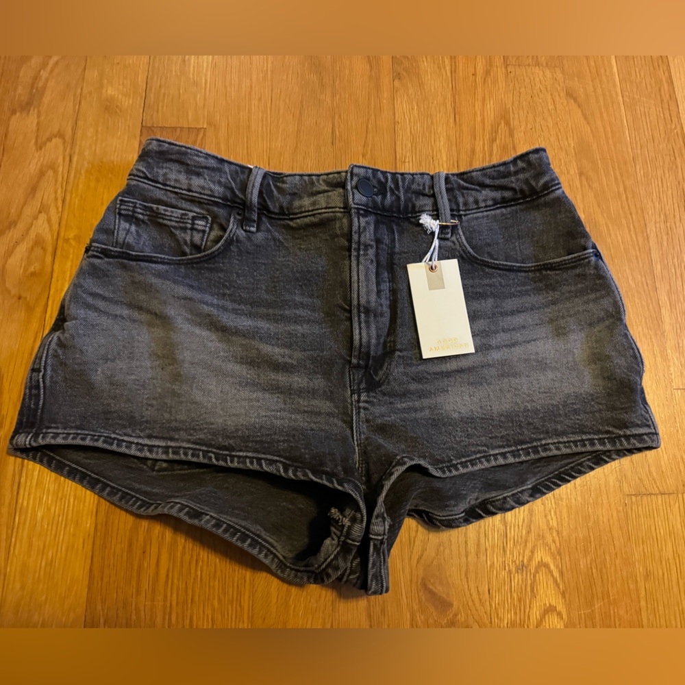 NWT Good American Black Jean Shorts 6/28
